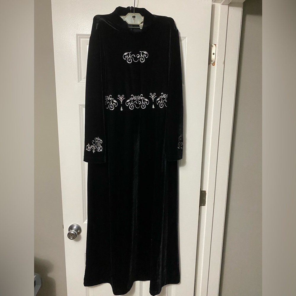The Disney Catalog Size L Dress Black Velvet Velour Embroidered Mickey Mouse VTG
